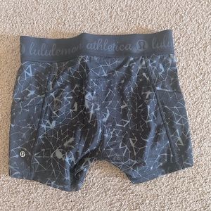 lululemon What The Sport Short Full-On Luxtreme 4 Star Crushed Coal Black